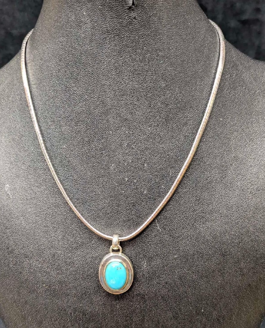 Vintage Milor Sterling Silver Turquoise Necklace And Pendant: Vintage Milor Sterling Silver Turquoise Necklace And Pendant. This fine piece of vintage jewelry has been tested and researched to the best of our knowledge .Please view all pictures as they are part