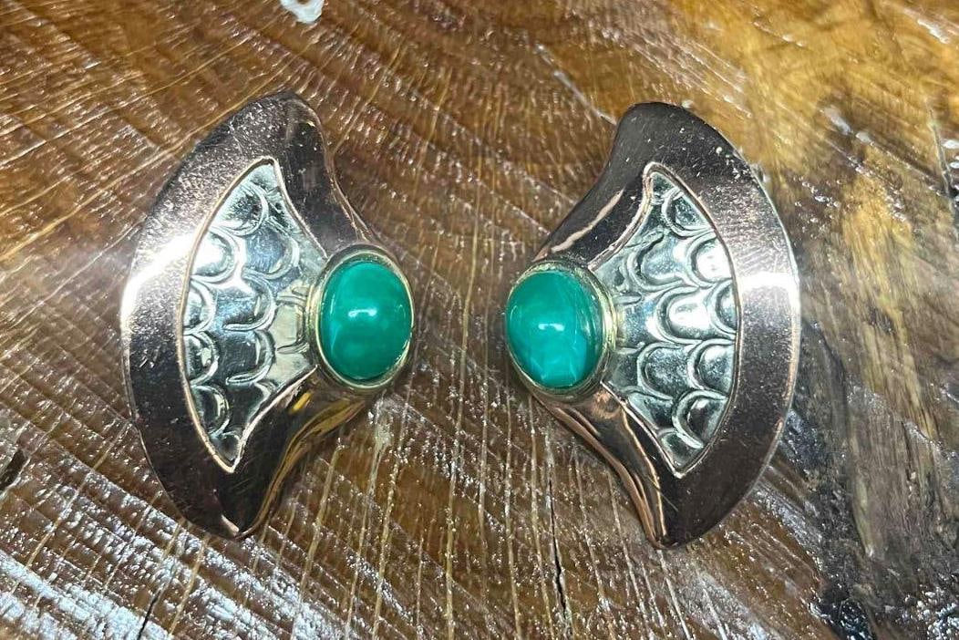 Rose Gold/Silver Tone Malachite Earrings: This lot contains Rose Gold/Silver Tone Malachite Earrings. Earrings fit in a small 4" x 6 3/4" plastic bag. Total weight is 0.4oz. Overall the earrings are in good used condition with some light