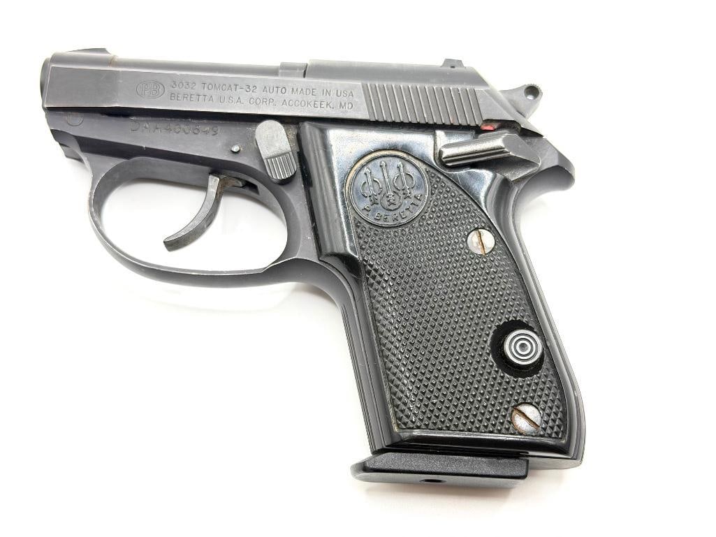 Beretta 3032 Tomcat .32 ACP (1 of 5)