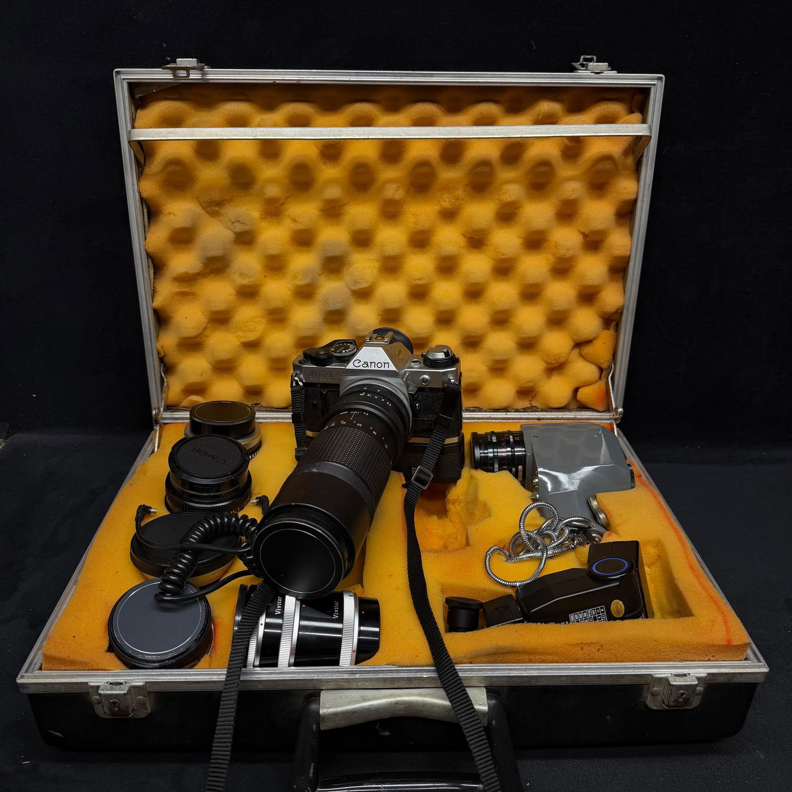 Vintage Canon AE-1 Program Many Accessories (1 of 11)