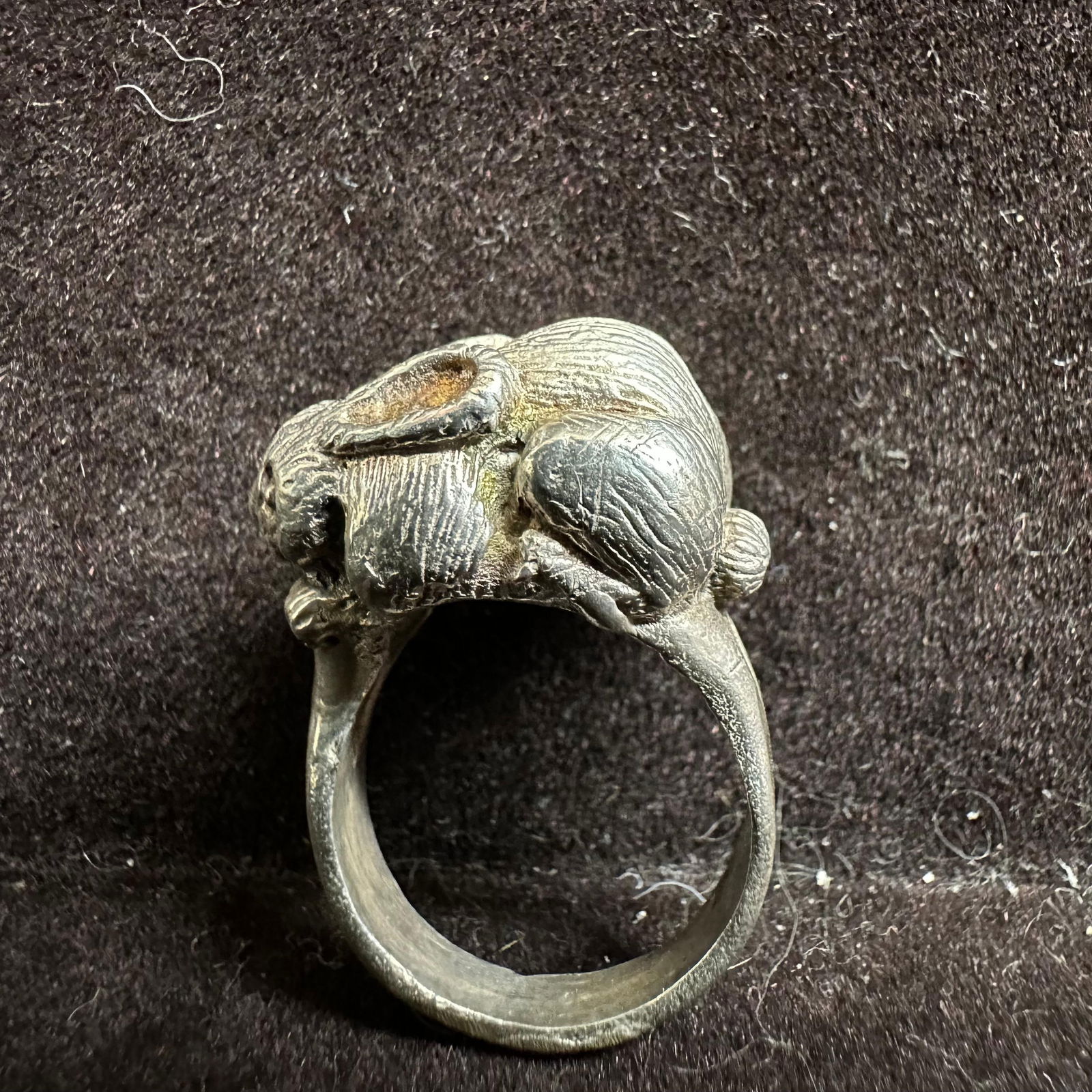 Rabbit Solid Silver Ring Unmarked - 8
