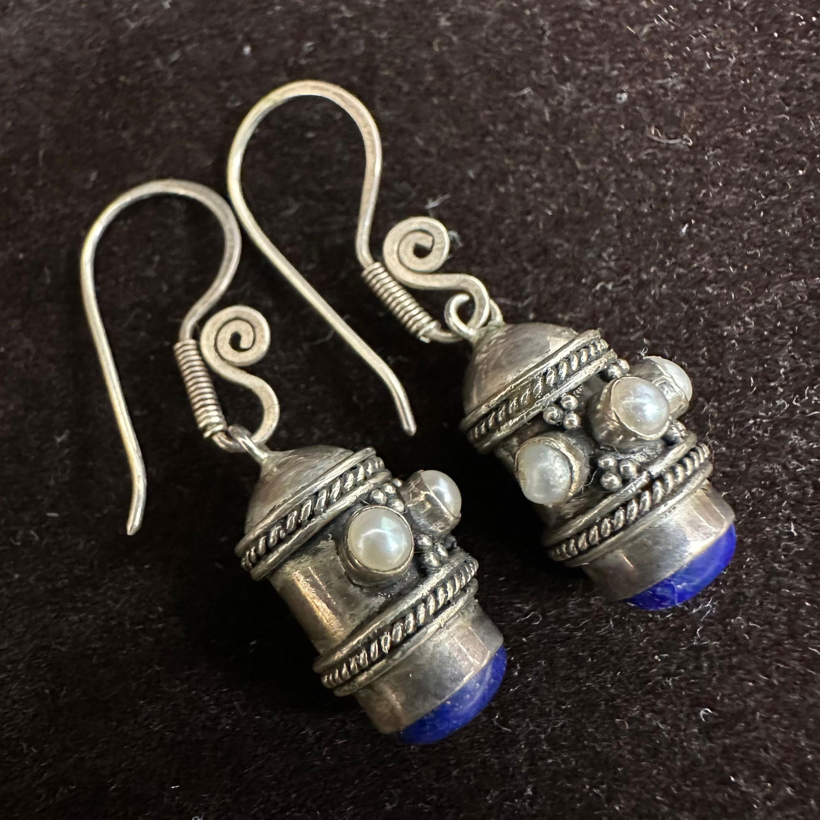 Unmarked Tibetan Style Dangle Silver Earrings Pearl and Lapis: This item is in good pre-owned, previously used/displayed condition with noticeable light wear and surface scratches. Please reference all photos for full details. This piece of jewelry has been