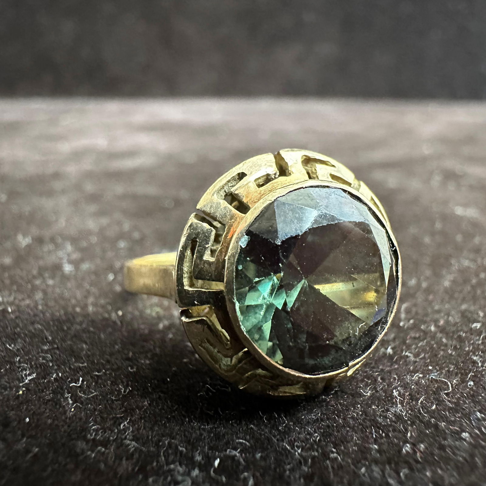 Greek Key Fret Meander Openwork Style Green Quartz 14K Yellow Gold Ring Size 9: This item is in good pre-owned, previously used/displayed condition with noticeable light wear and surface scratches. Please reference all photos for full details. This piece of jewelry has been teste