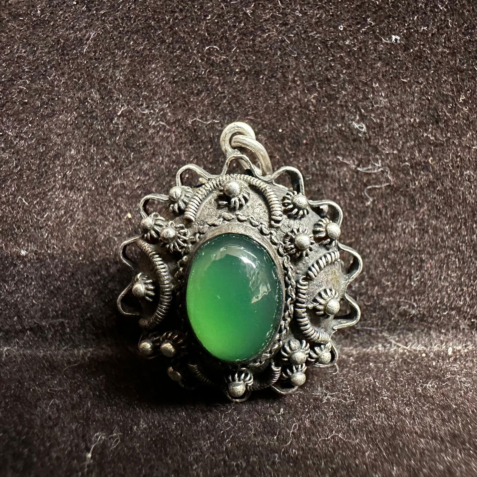 Etruscan Revival Style Silver Accent Fob Green Oval Charm V60: This item is in good pre-owned, previously used/displayed condition with noticeable light wear and surface scratches. Please reference all photos for full details. This piece of jewelry has been