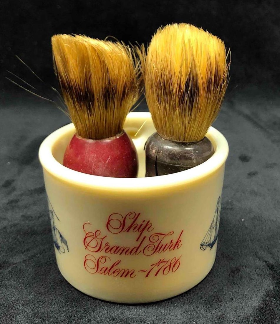Vintage Old Spice Soap Mug 1786 & Two Vintage Shaving Brushes Ever Ready 100A & Century: This lot contains a vintage Old Spice soap mug 1786 & two vintage shaving brushes Ever Ready 100A & Century. The mug is approx 3 1/4" x 4 3/4" x 2 1/2" while the Ever Ready brush is approx 1 1/4" x 1