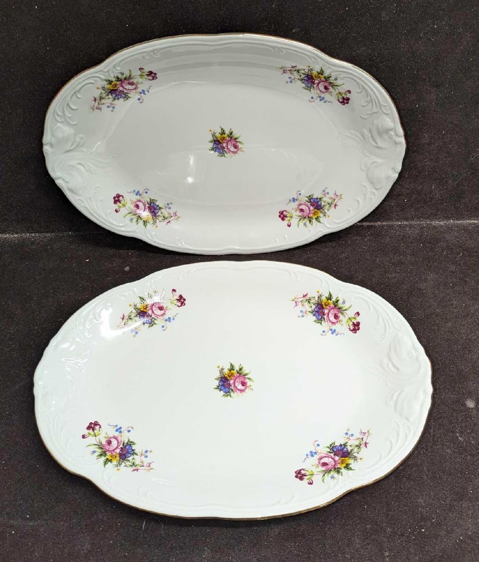 2 Retired Royal Kent RKT6 13" Oval Serving Platters B: 2 Retired Royal Kent RKT6 13" Oval Serving Platters B. Each is approx 13" x 8 3/4" x 1 1/4" and the total weight is 3.12lb. The platters have no chips or cracks. The platters have some light