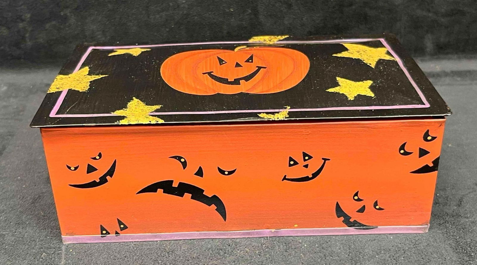 Tin Halloween Box Set Storage B: This lot contains a Tin Halloween Box Set B. The large box is approx 4 1/2" x 8" x 3". Total weight is approx 1lb. Overall the Halloween Tin Box set is in excellent condition as it has never been used