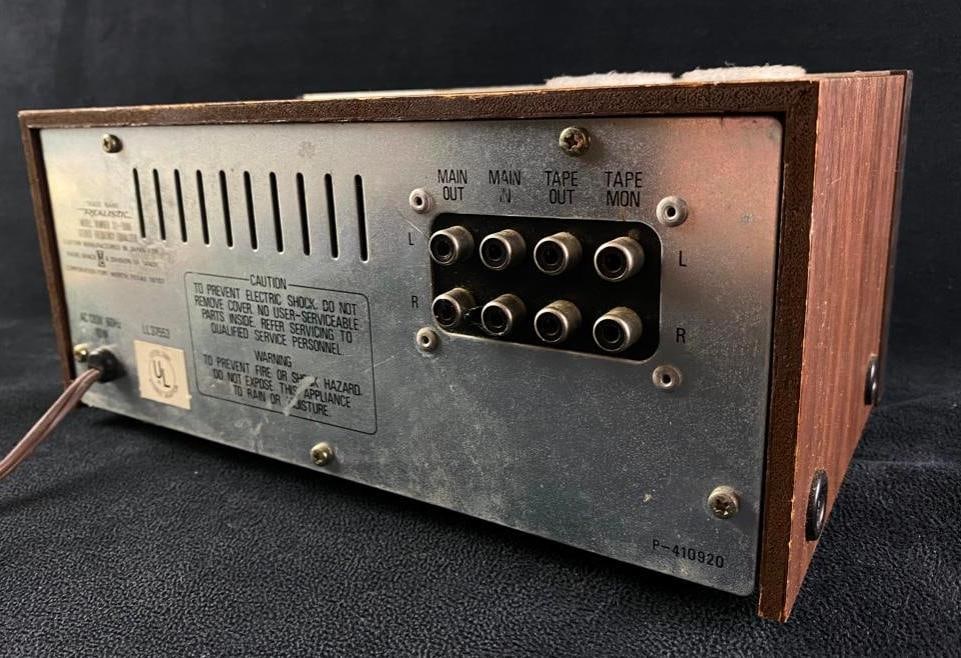 Vintage Realistic Stereo Frequency Equalizer - 5
