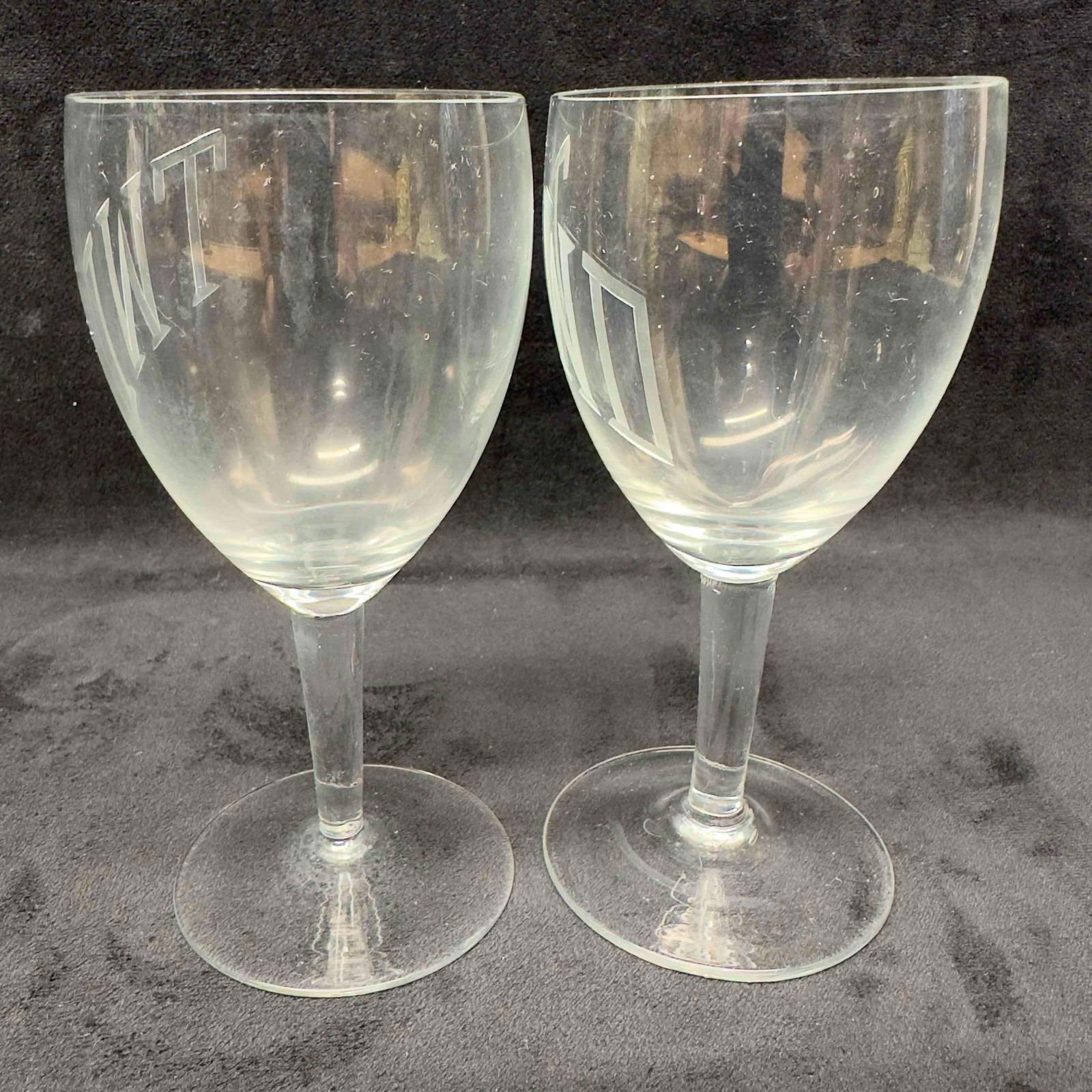 Two Etched Monogram Personalized Drinking Cocktail Glasses Set - 3