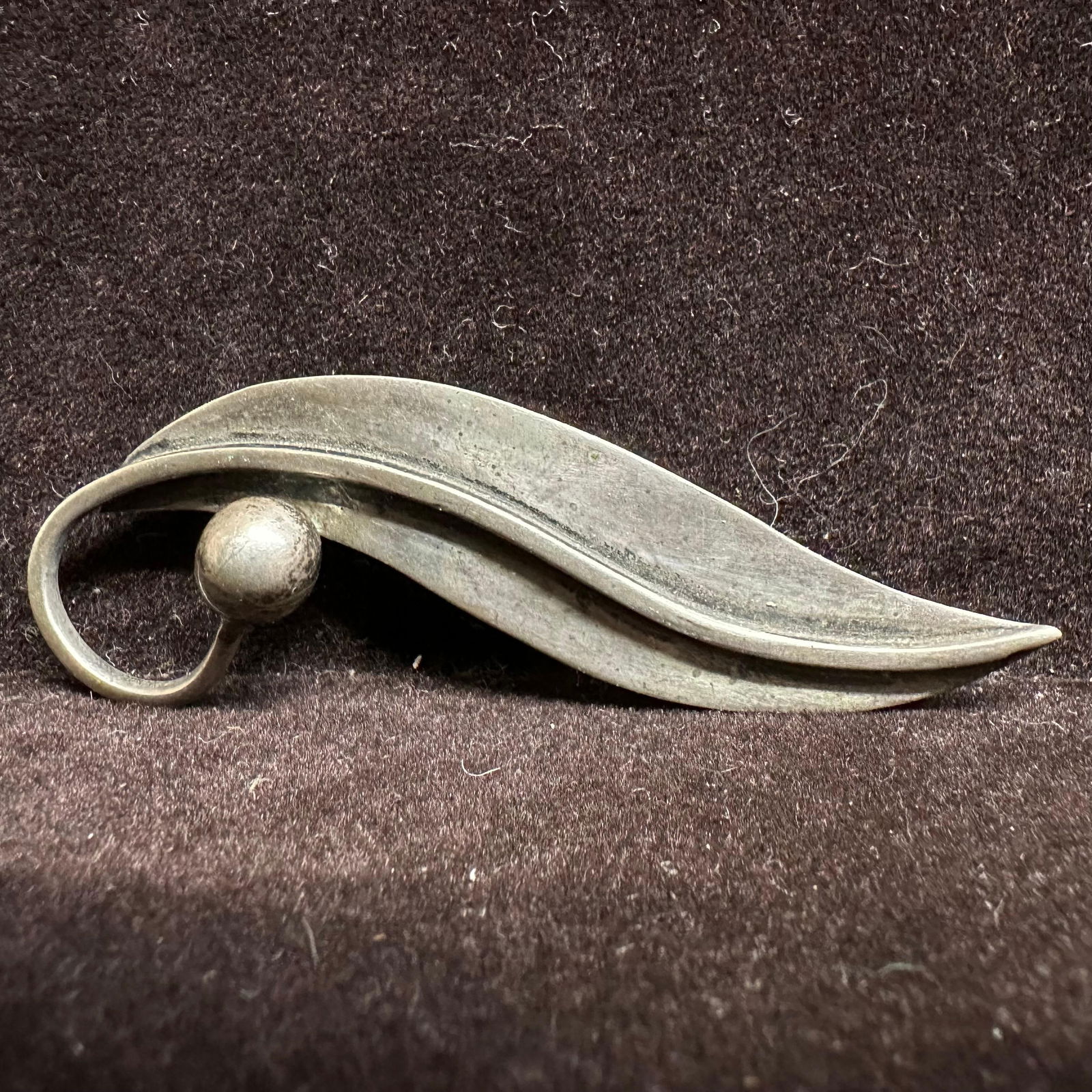 Art Nouveau Modernist Style Sterling Taxco 925 Brooch L57: This item is in good pre-owned, previously used/displayed condition with noticeable light wear and surface scratches. Please reference all photos for full details. This piece of jewelry has been