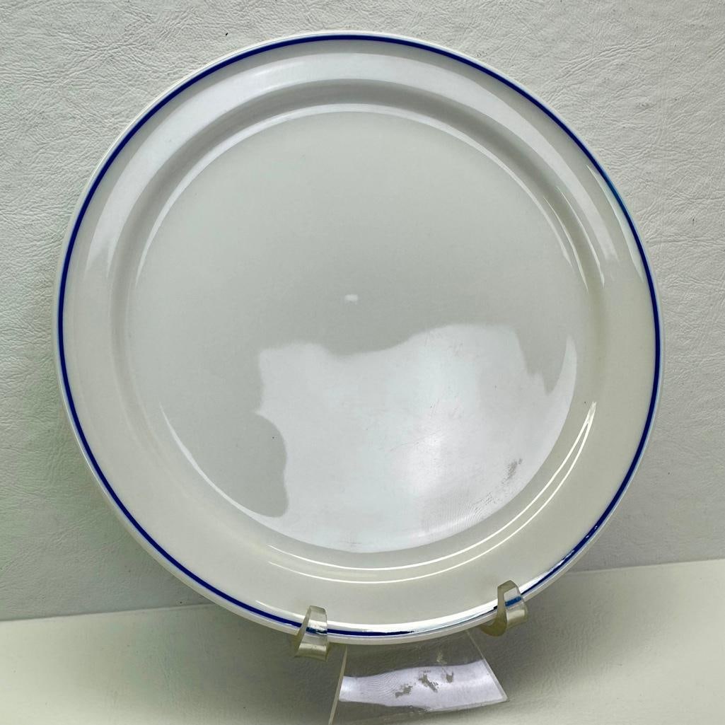 3 Vintage American Airlines Bread/Snack Plates: 3 American Airlines "Traveler" Bread/Snack Plates Lot of 3 plates from the American Airlines "American Traveler" Pattern. In good condition, with some wear from use. Please see