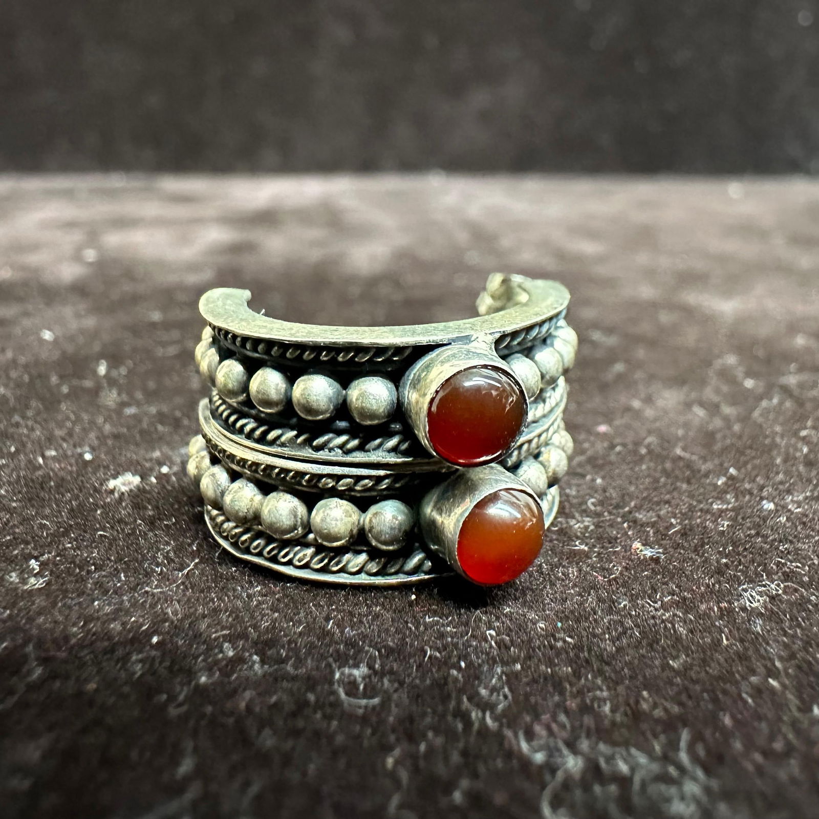 Red Garnet Stone Silver Braided Rope Design Earrings N44: This item is in good pre-owned, previously used/displayed condition with noticeable light wear and surface scratches. Please reference all photos for full details. This piece of jewelry has been teste