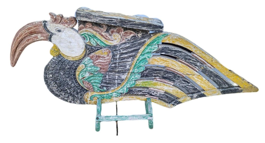 Large Handcarved And Handpainted Wooden Toucan: Large Handcarved And Handpainted Wooden Toucan. Would make a fun restoration project or be displayed as-is. This large wooden toucan is approx 84" x 6" x 34" and it weighs 33lbs. It comes with a