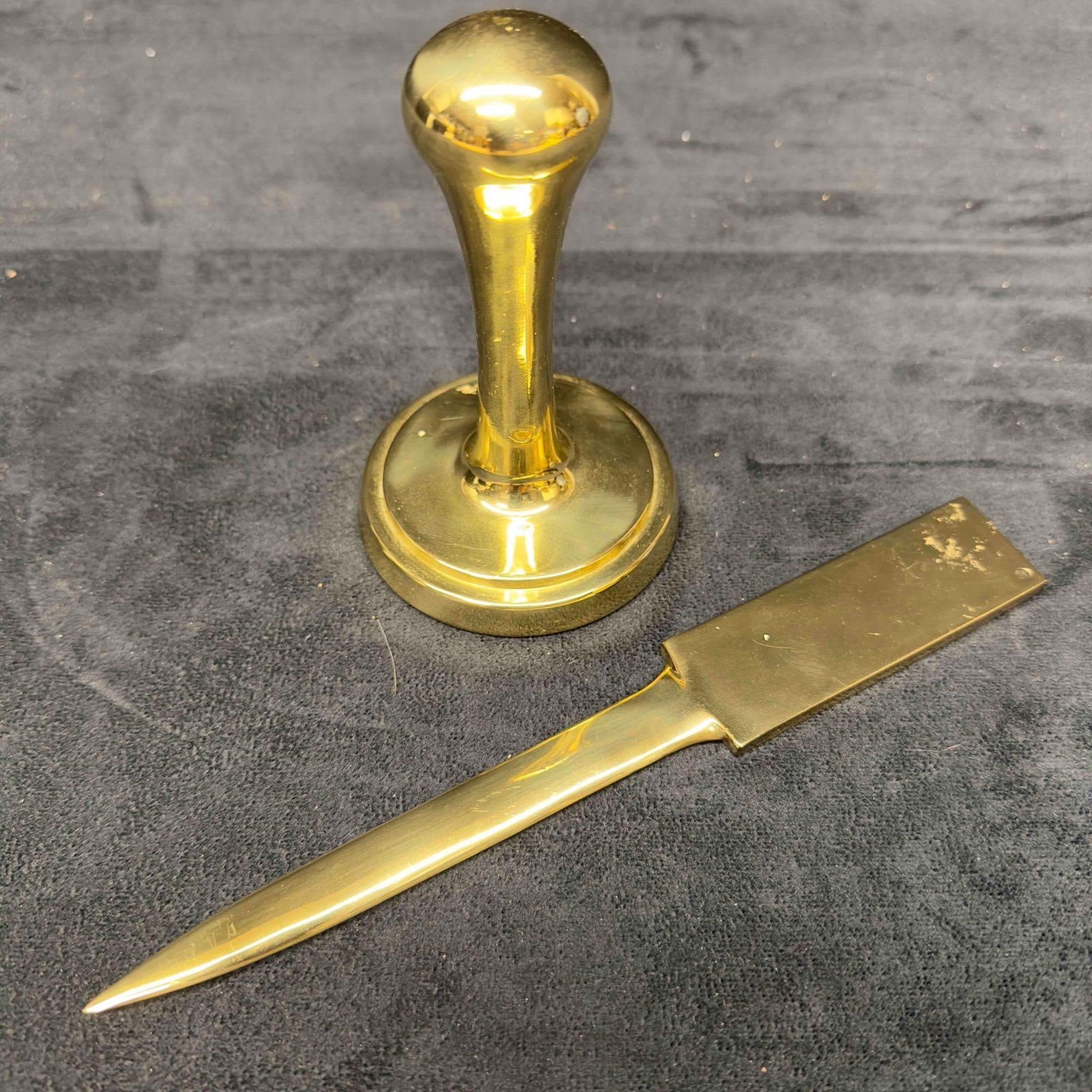 Made In Italy Gold Heavy Metal Handle Press Paper Weight and Letter Opener: Gold Heavy Metal Handle Press Paper Weight and Letter Opener made in Italy. Each item is a solid heavy metal, no additional markings are noticed. These items are in good pre-owned, previously