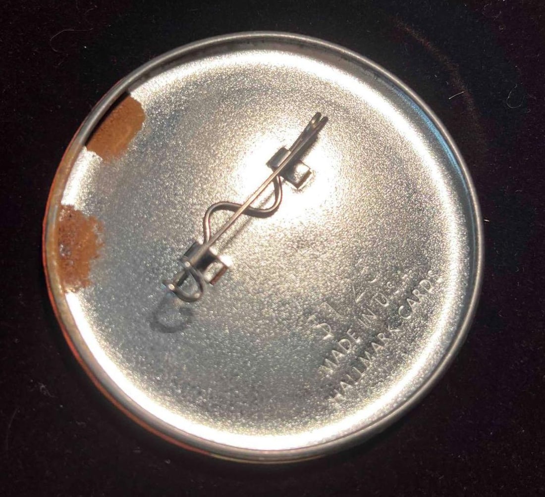 Bundle Of Random Buttons (F18) - 8