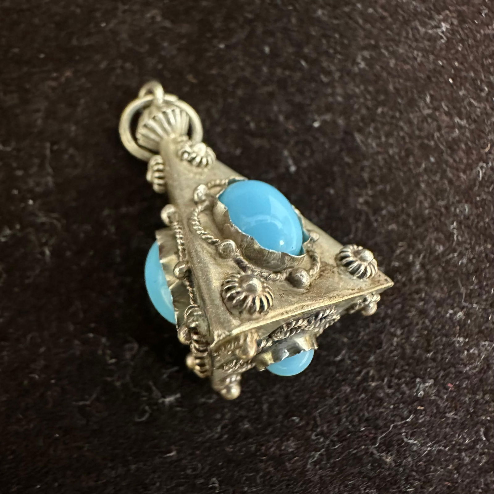 Victorian Etruscan Style Blue Cabochon Silver Charm T11: This item is in good pre-owned, previously used/displayed condition with noticeable light wear and surface scratches. Please reference all photos for full details. This piece of jewelry has been