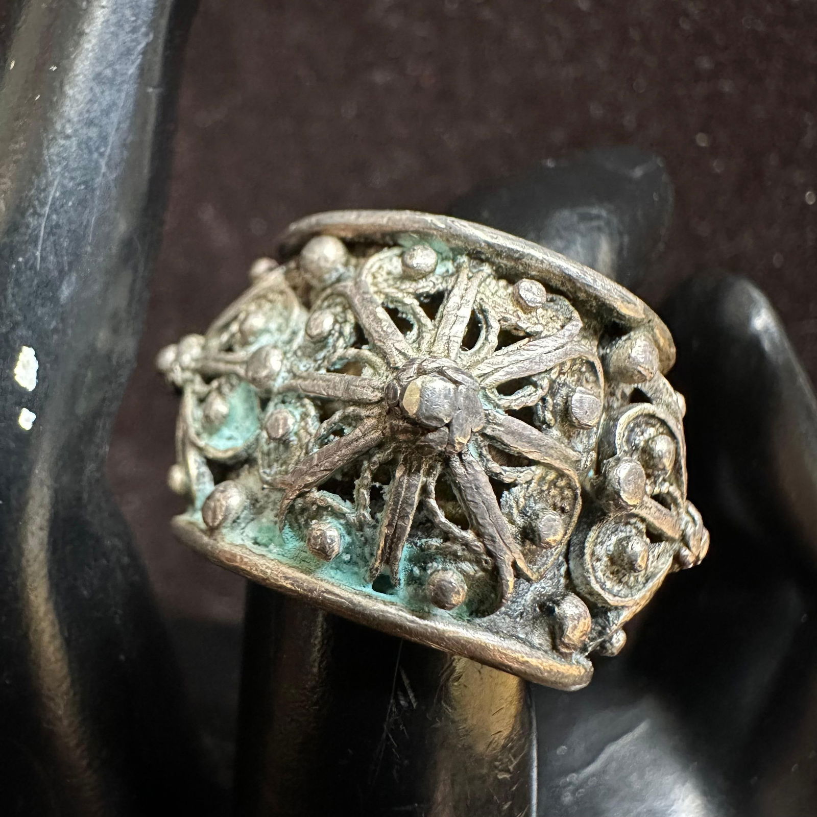 Etruscan or Balinese Style Silver Filigree Granulation Ring Size 9 (1 of 11)