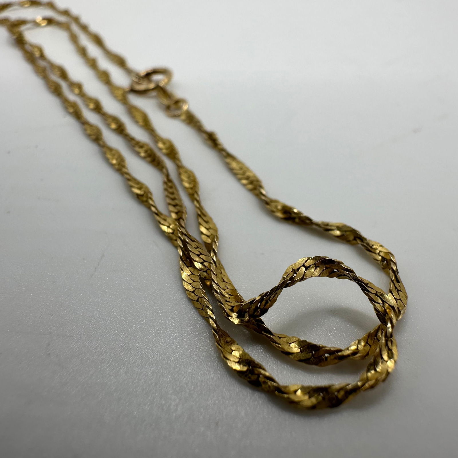 14K Gold Twist Chain Style Italian Necklace V79 (1 of 5)
