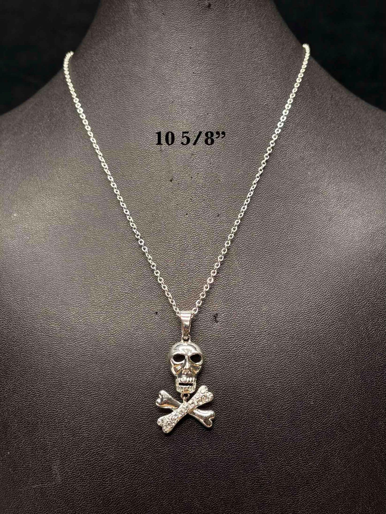 5pc Silver Gothic Themed Lot - 10