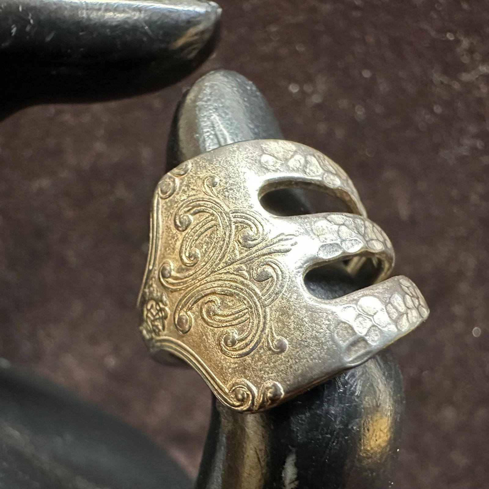 Silver Ring Textured Fork Style Size 7 - 5