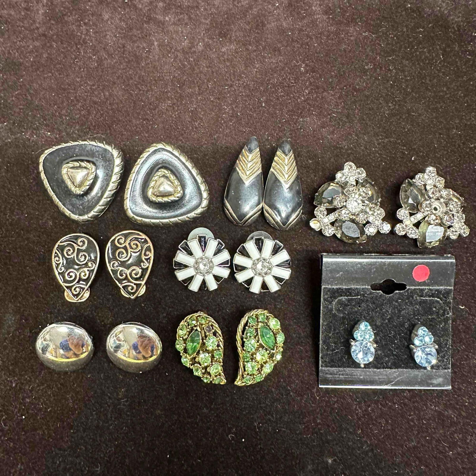 Lot of Costume Earrings Mixed Rhinestone Enamel and Statement Styles K4 (1 of 8)