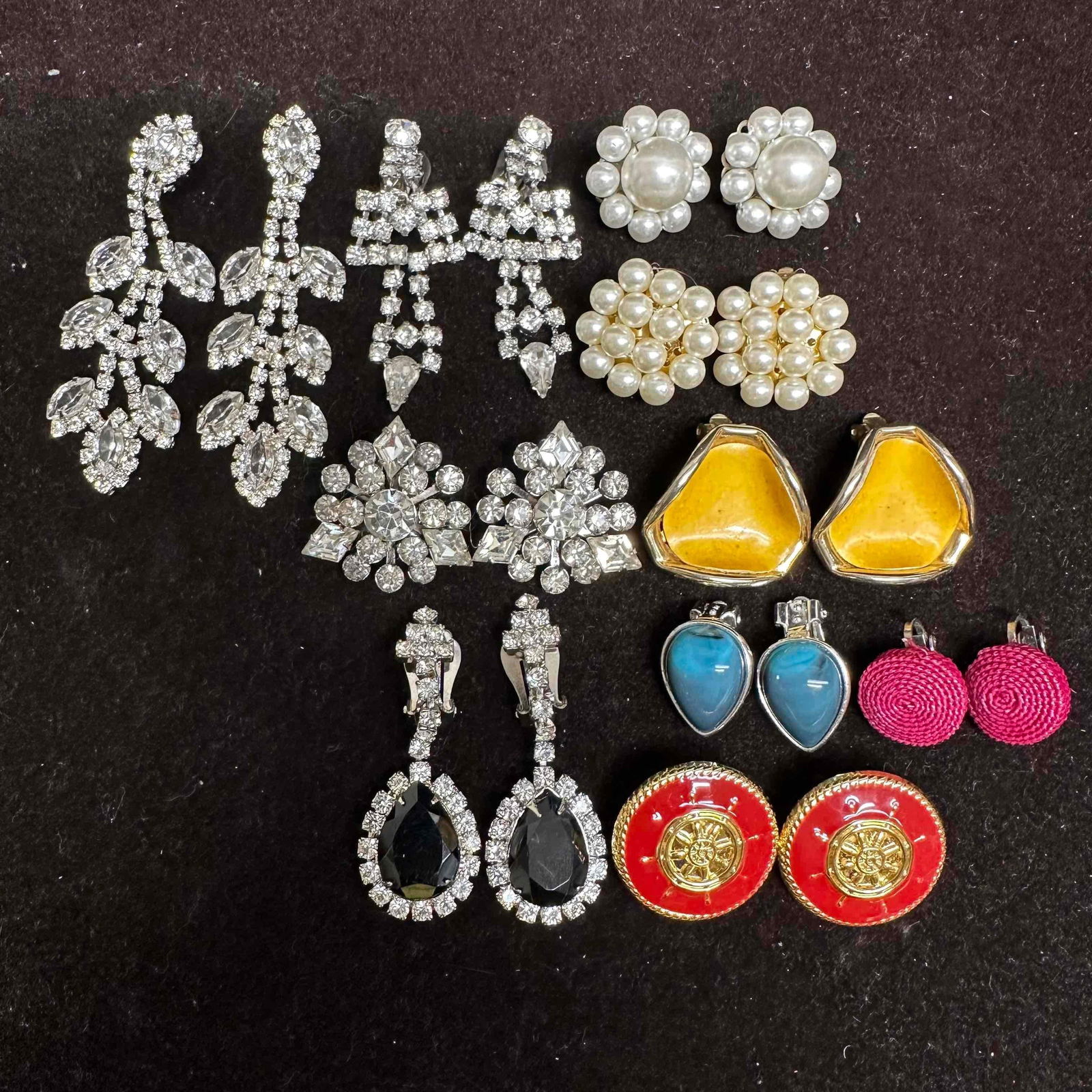 Vintage Costume Jewelry Earrings Rhinestone Pearl Enamel Textured Lot K2 (1 of 7)