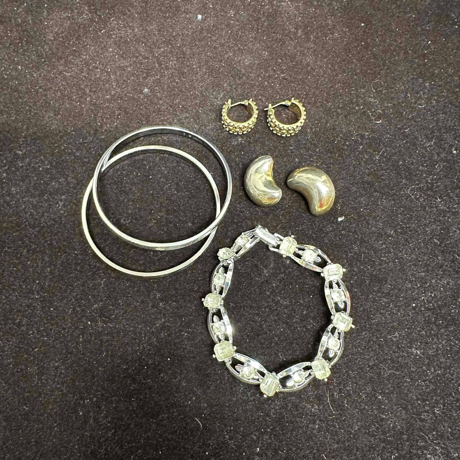 Monet Costume Jewelry Lot Bracelet Bangles Earrings K26 (1 of 10)