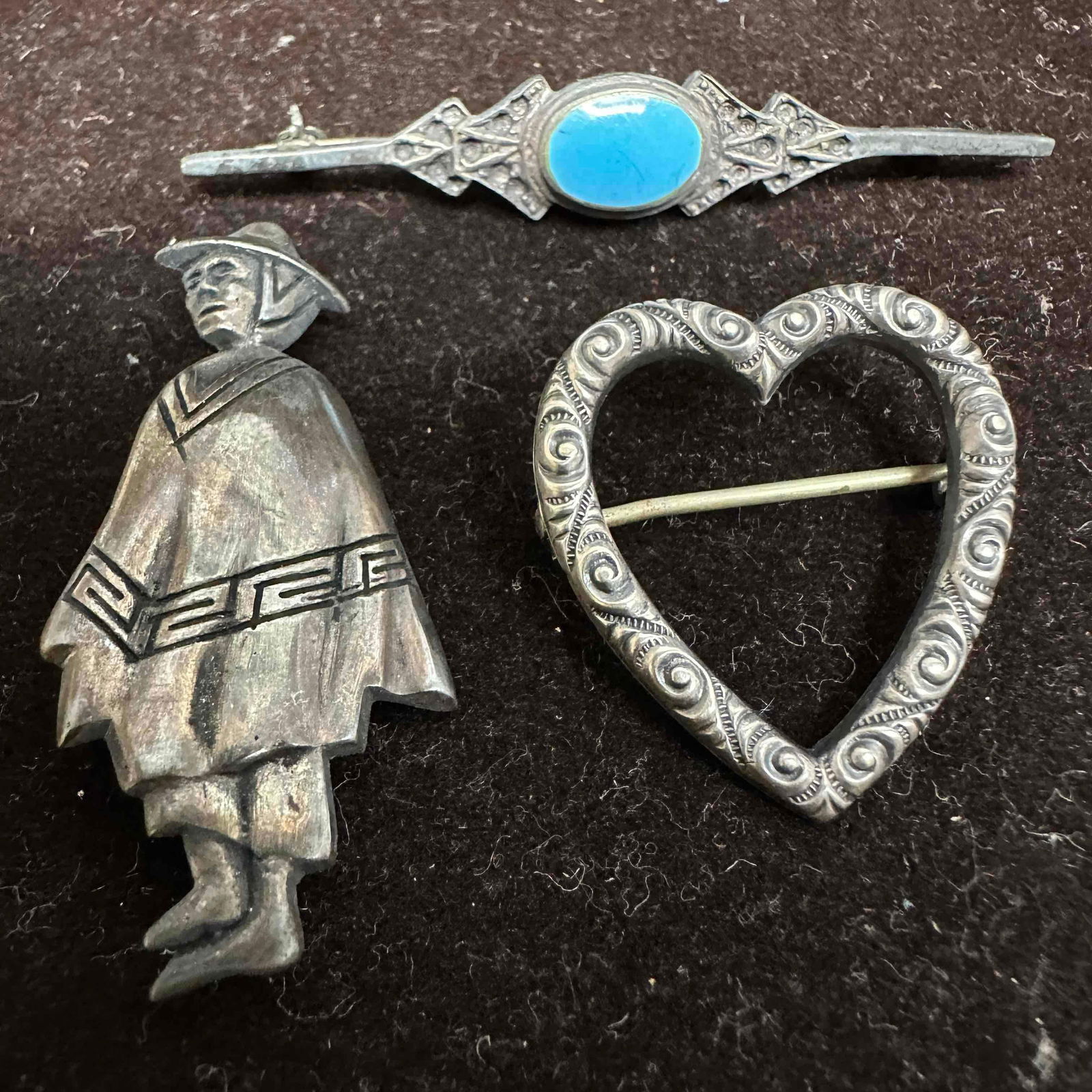 Sterling Silver Vintage Brooch 925 Set Heart Faux Turquoise D56: This item is in good pre-owned, previously used/displayed condition with noticeable light wear, and surface scratches. Please reference all photos for full details. This piece of jewelry has been test