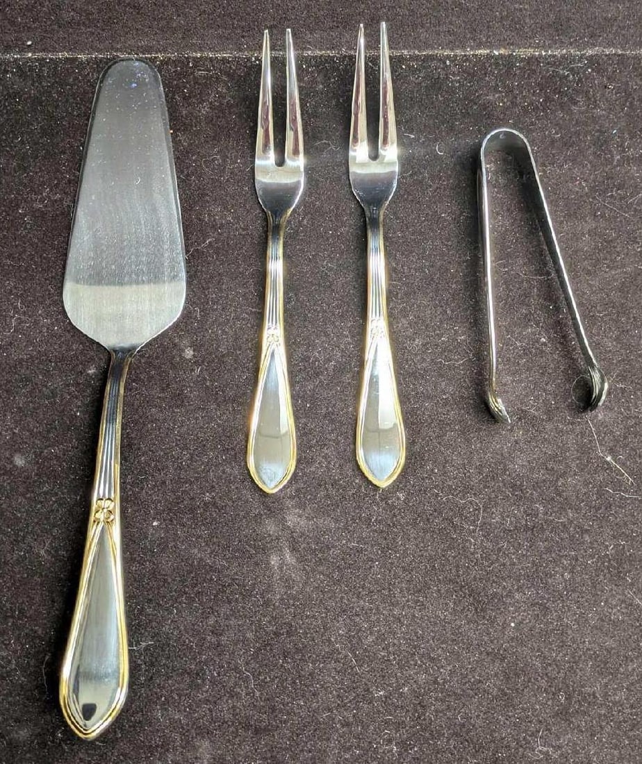 German 3Plus Solingen 18/10 Pie Server Ice Tongs & Forks: German 3Plus Solingen 18/10 Pie Server Ice Tongs & Forks. Each is made of rust-resistant 18/10 chrome-nickel stainless steel. This lot includes: (1) Pie Server. This is approx 1 5/8" x
