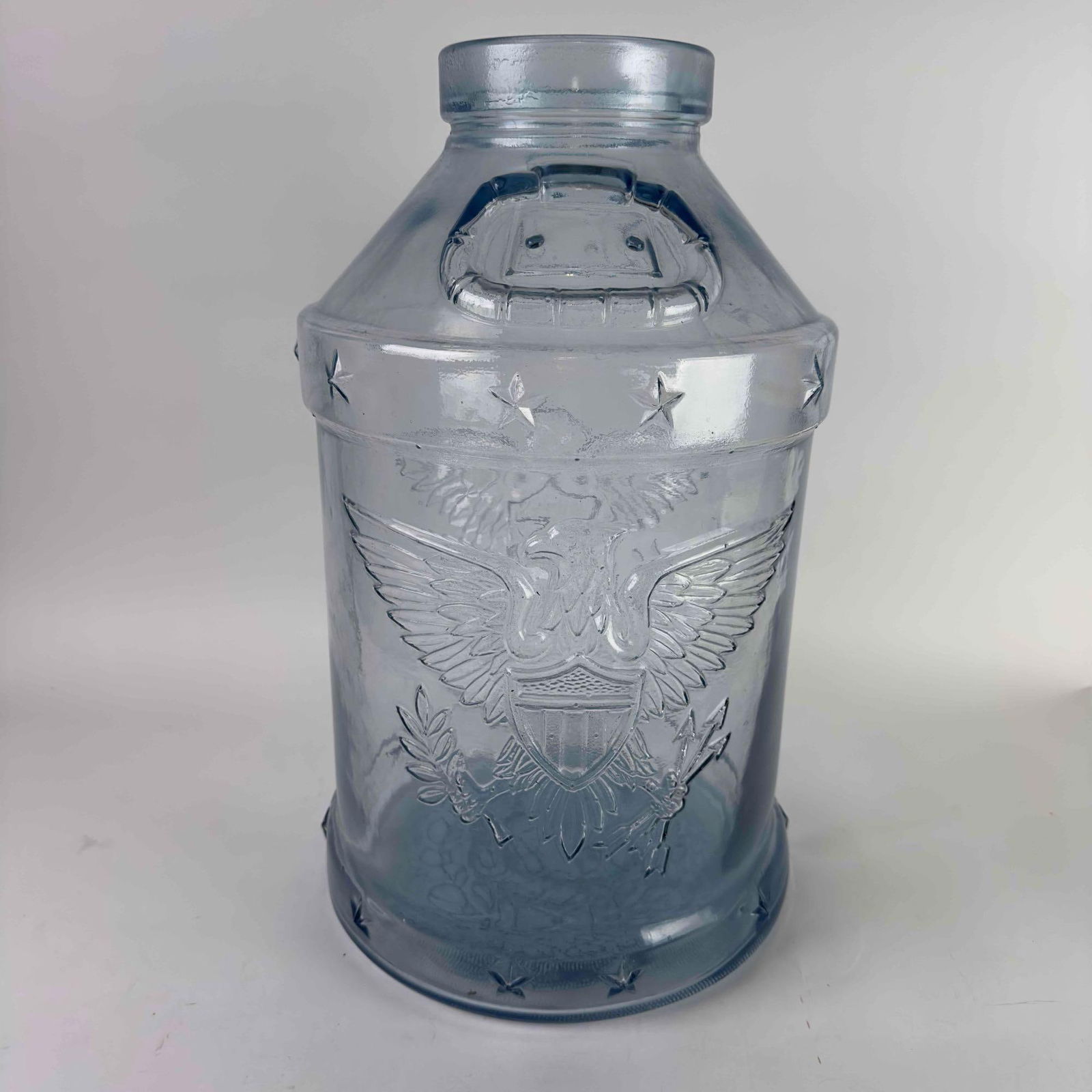 American Libby Bicentennial Eagle 5 Gallon Milk Glass Jug Bottle 1776 Blue Stars: Large Vintage Libbey Glass Jug Five 5 Gallon Bicentennial 1776-1976 Stars and Eagles, Stars and Arrows, and Olive Branch Motif Rare Vintage Mid Century Libbey Glass. This is a Vintage 1976 Libbey glas