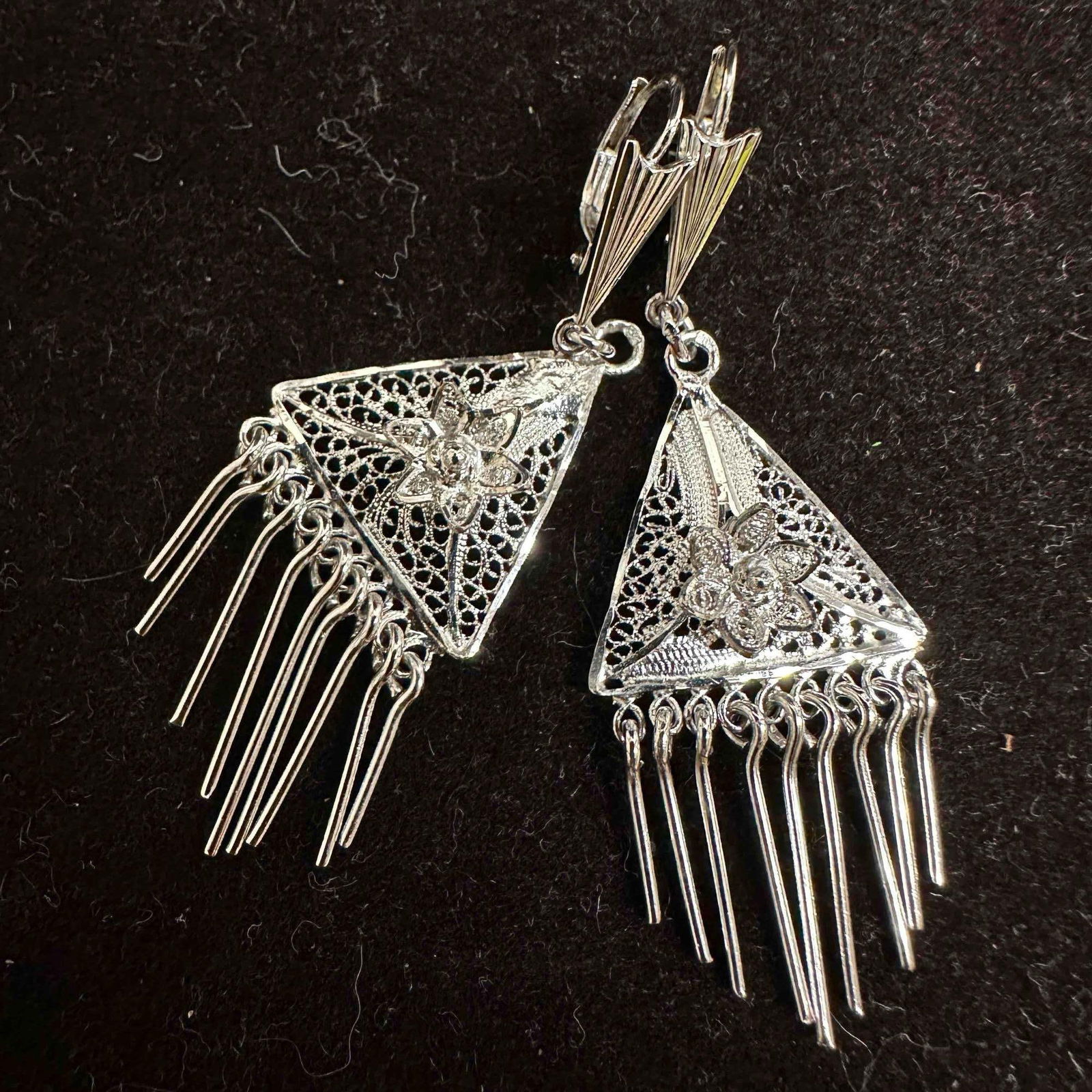 Van Lou Sterling Silver Triangle Shape Floral Dangle Flower Earrings F24 (1 of 6)