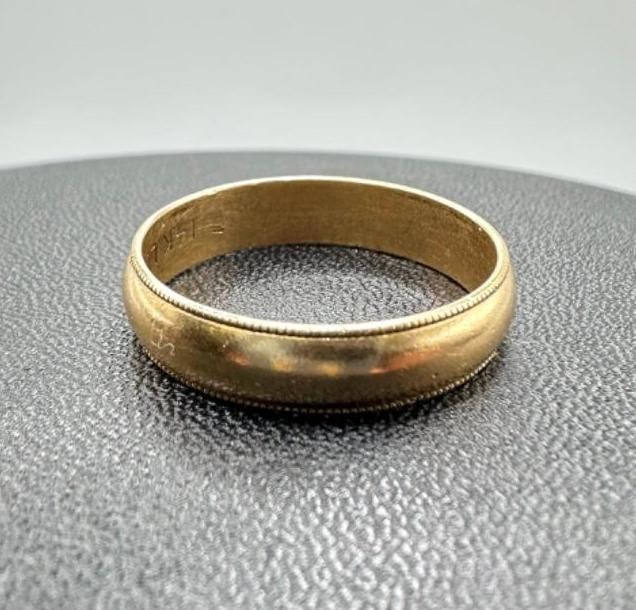 14k Gold Band Ring With Textured Edges (1 of 3)