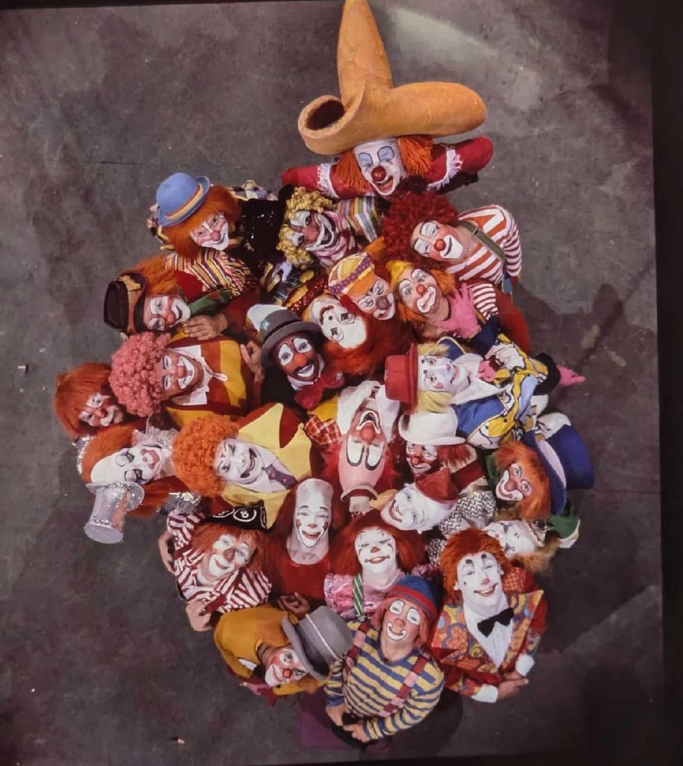 Kodak Transparent 4 X 5 Group Of Clowns: Kodak Transparent 4 X 5 Group Of Clowns. Transparent of a a group of circus clowns. This could be made into prints with the right equipment. This weighs 0.01lb. There are some light