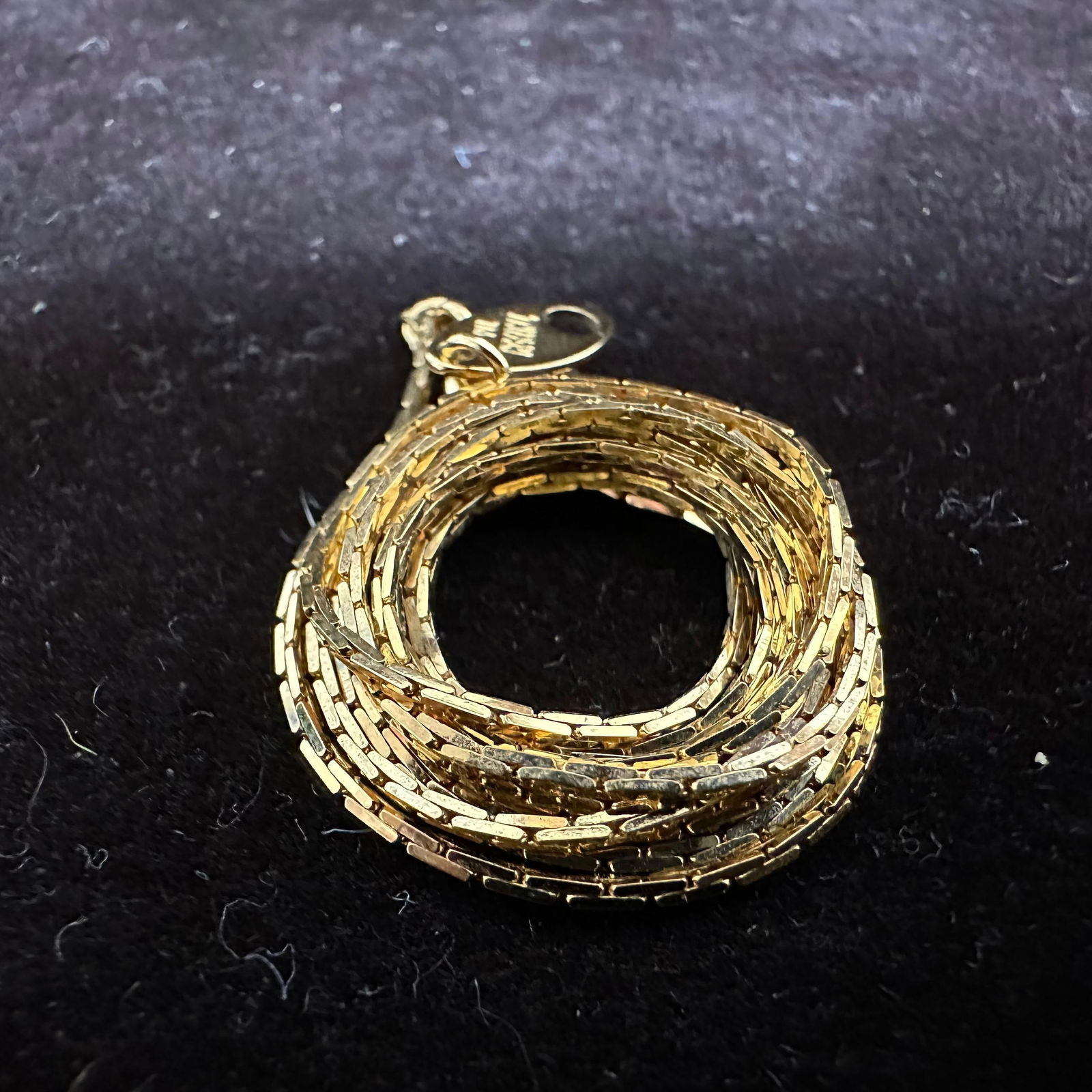 Trifari 24" Gold Tone Necklace Interlocking Link Chain (1 of 9)