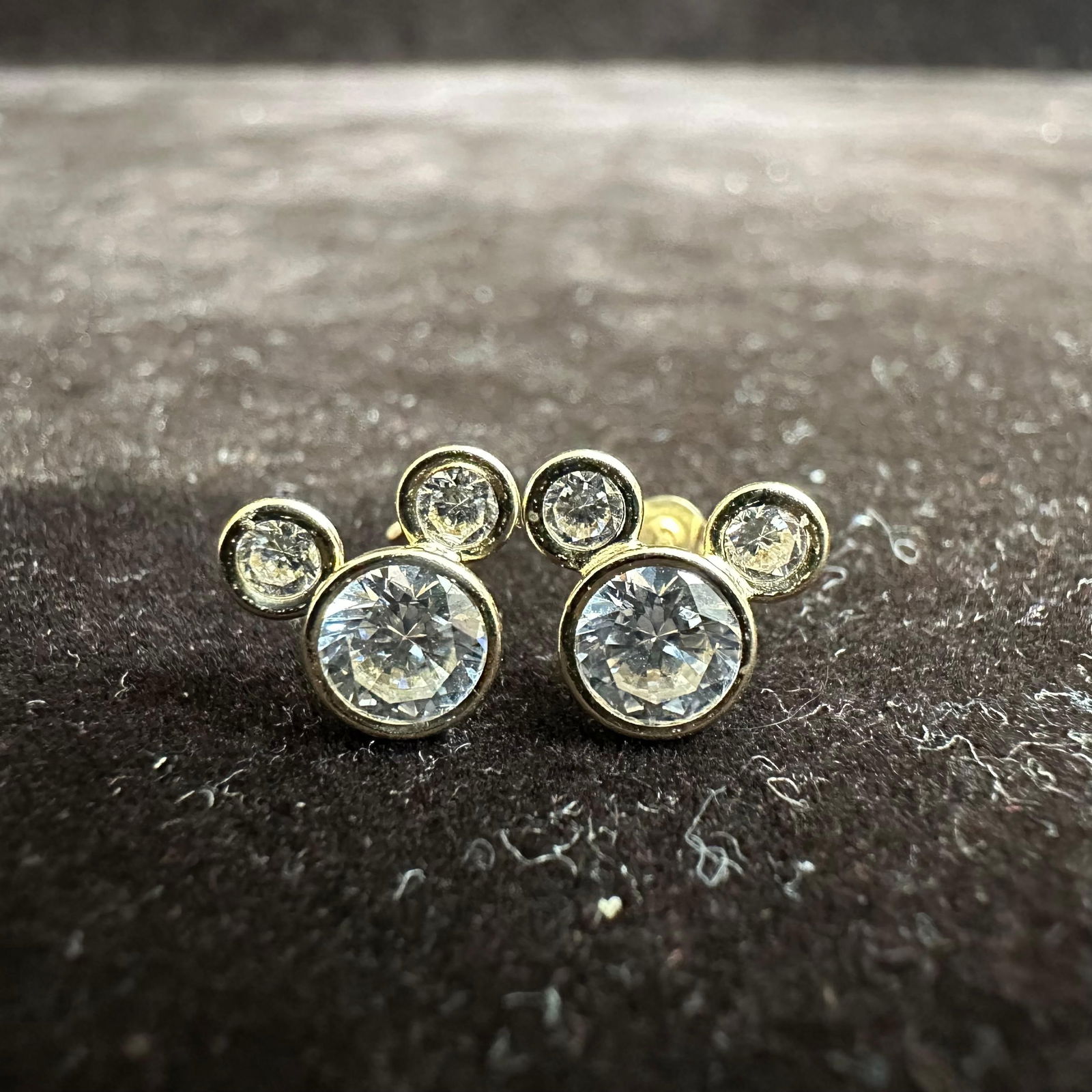 14K Gold Clear Stone Mickey Mouse Earrings Disney: This item is in good pre-owned, previously used/displayed condition with noticeable light wear and surface scratches. Please reference all photos for full details. This piece of jewelry has been