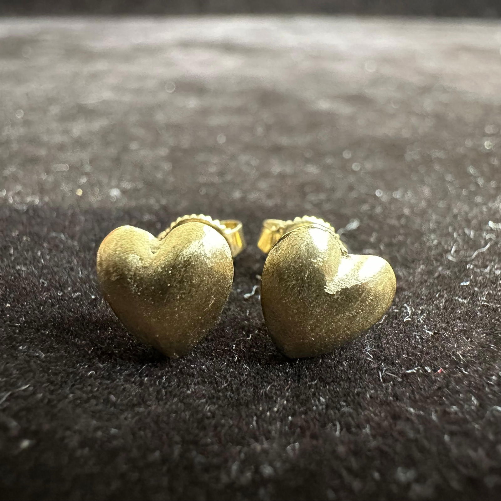 Gold Jewelry 14K Earrings Heart: This item is in good pre-owned, previously used/displayed condition with noticeable light wear and surface scratches. Please reference all photos for full details. This piece of jewelry has been