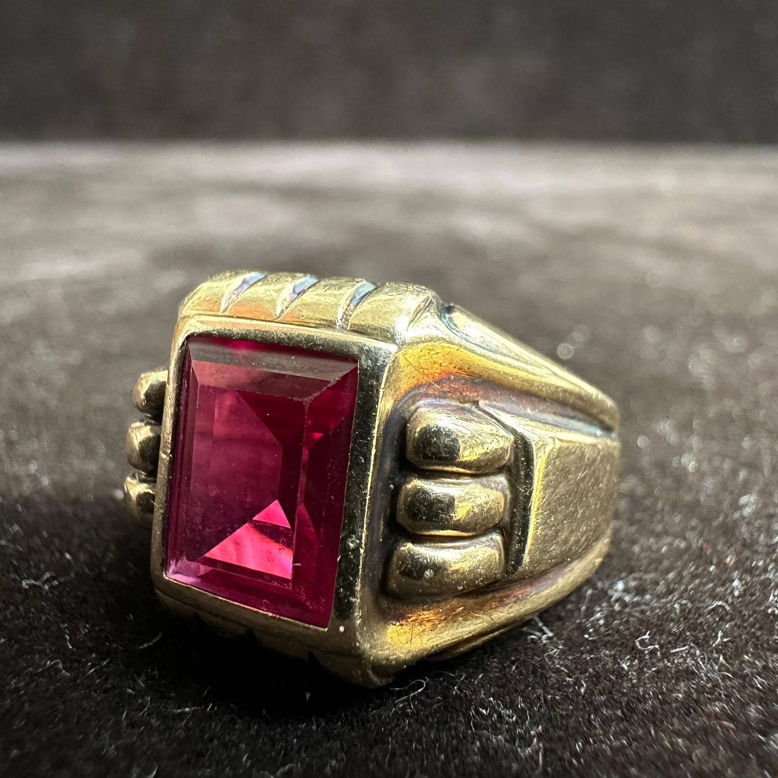 Unmarked 10k Gold Lab Grown Ruby Ring Size 8 - 7