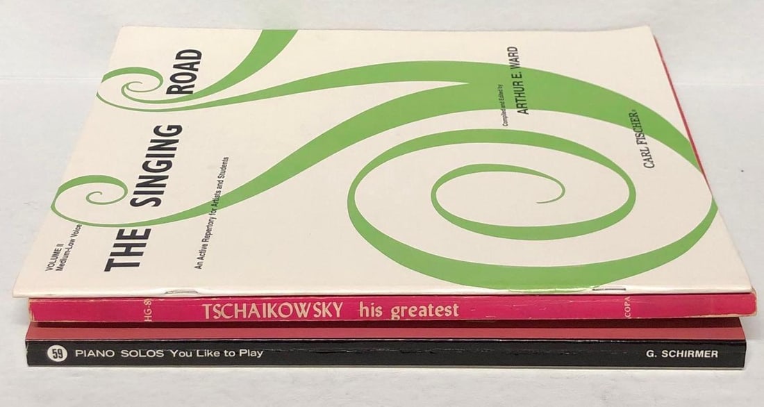 Lot of 3 Assorted Music Books (1 of 10)