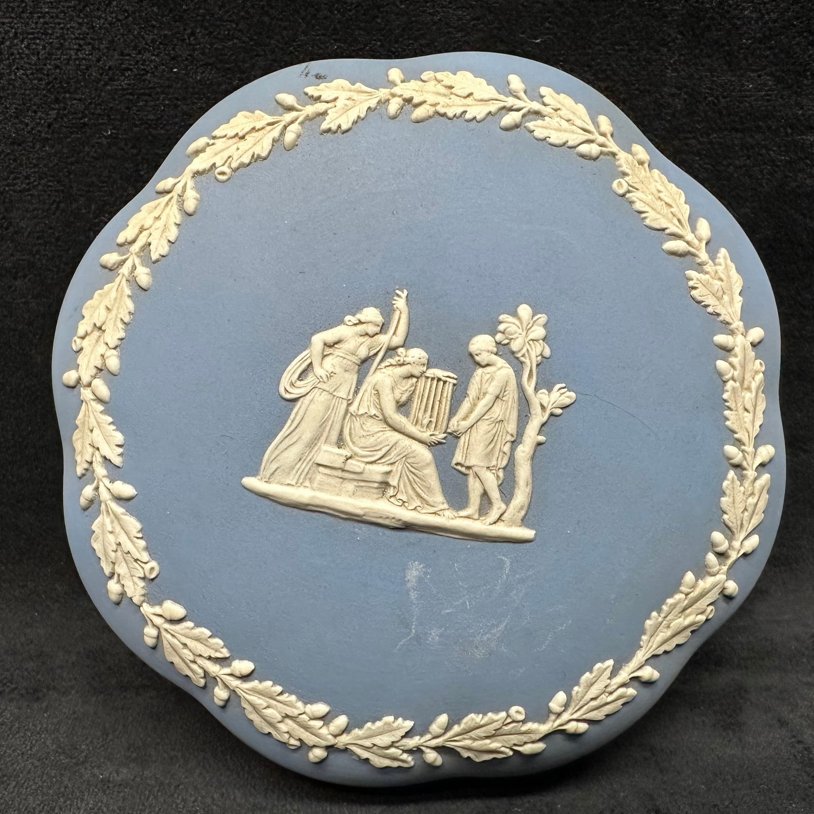 Wedgwood Blue Jasperware Trinket Jewelry Box Round Scalloped (1 of 6)