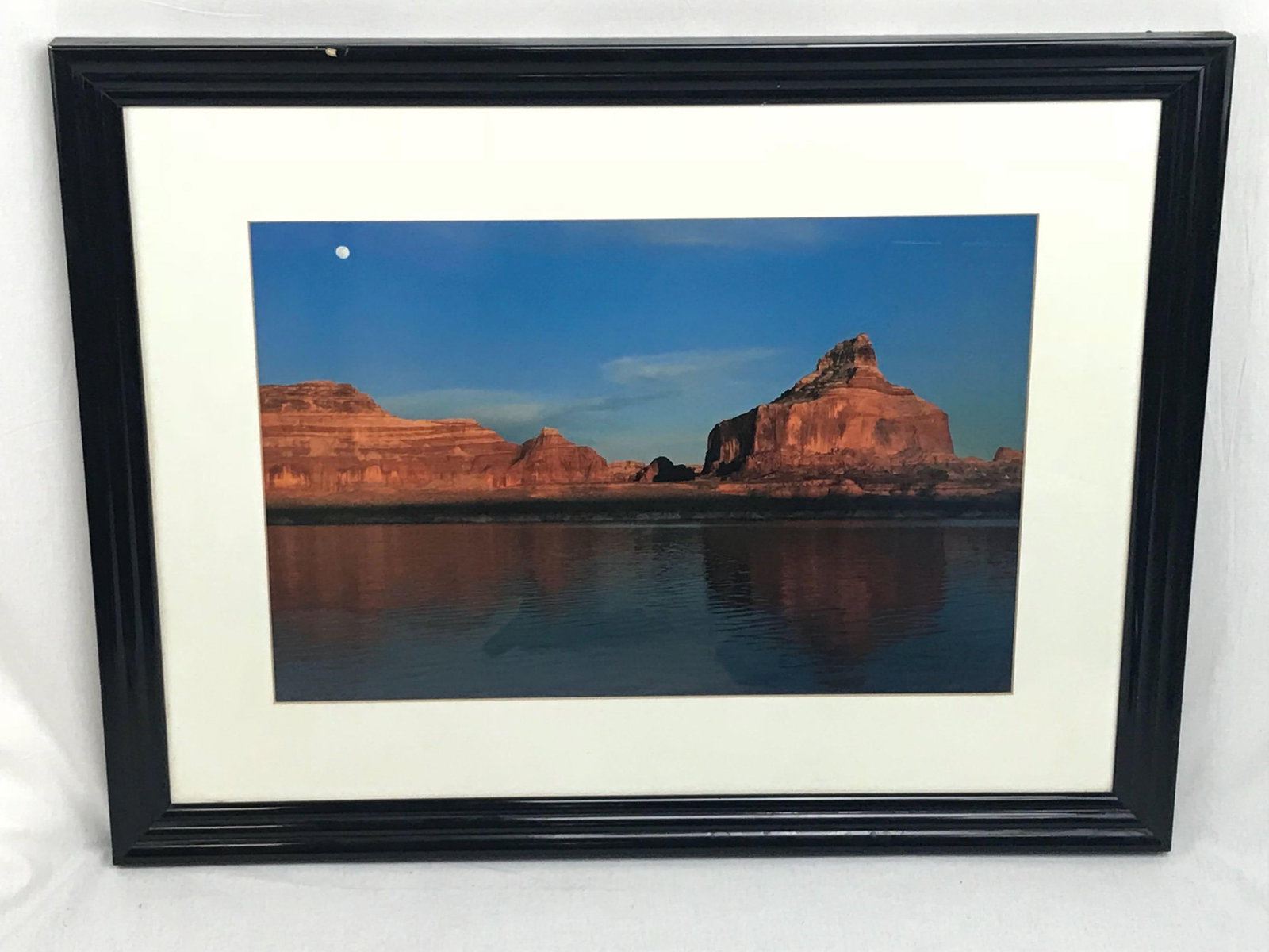 Framed Large Photograph of Lake Powell Glen Canyon Recreation Area: Framed Large Photograph of Lake Powell/Glen Canyon Recreation Area; this is a very fine photograph. The focus is sharp, the colors are very strong. The composition is well executed. The photo is