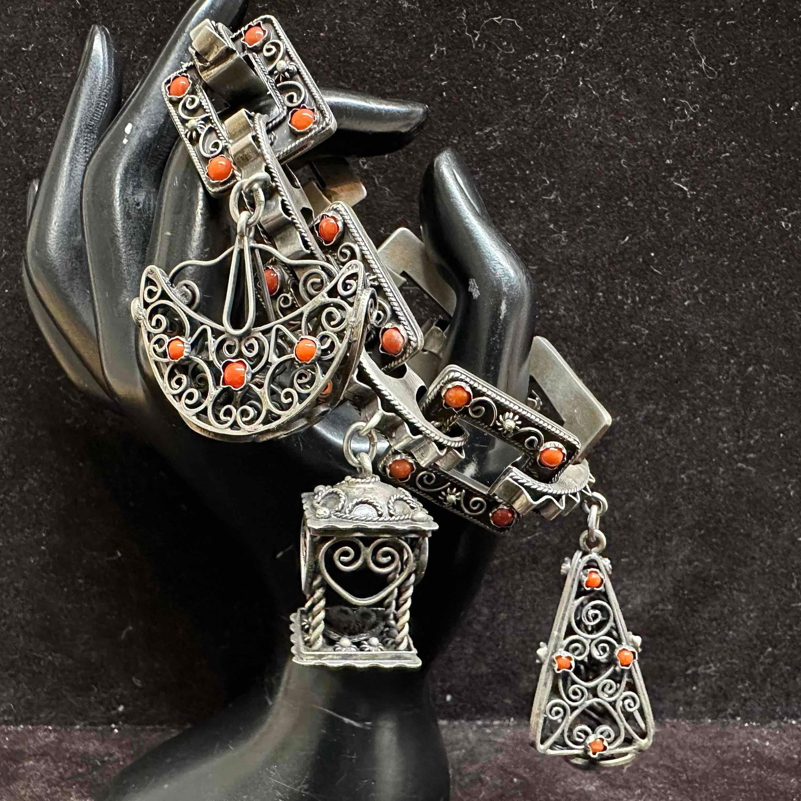 Filigree Silverwork and Coral Charm 800 Silver Bracelet Large Link Chain H78: This item is in good pre-owned, previously used/displayed condition with noticeable light wear, and surface scratches. Please reference all photos for full details. This piece of jewelry has been