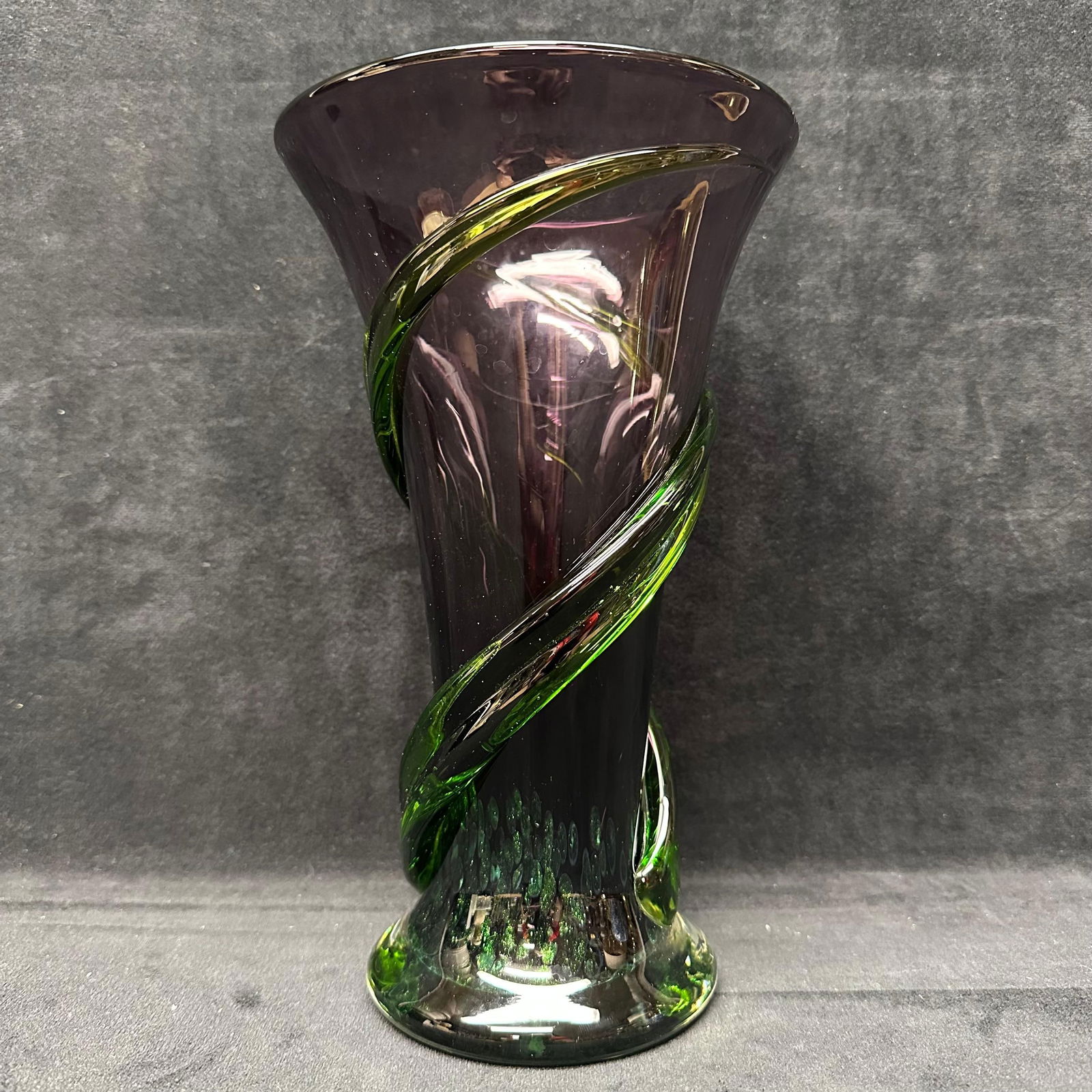 Amethyst and Green Art Glass Vase with Applied Spiral Decoration Telefora (1 of 7)