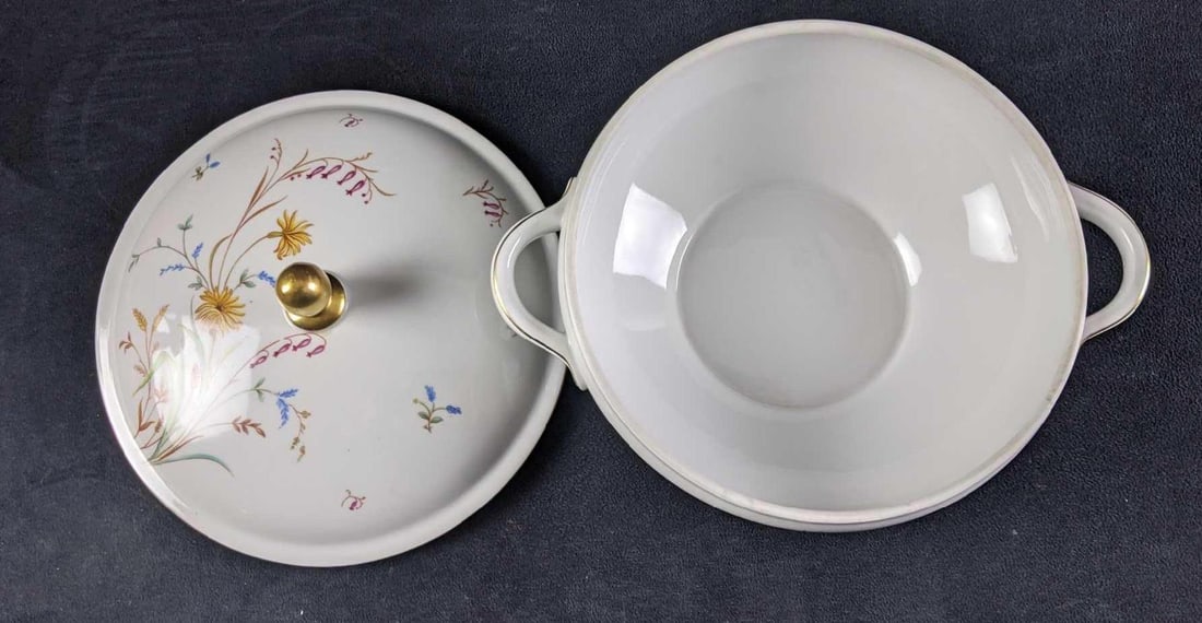 Eschenbach Round Covered Vegetable Dish - 3