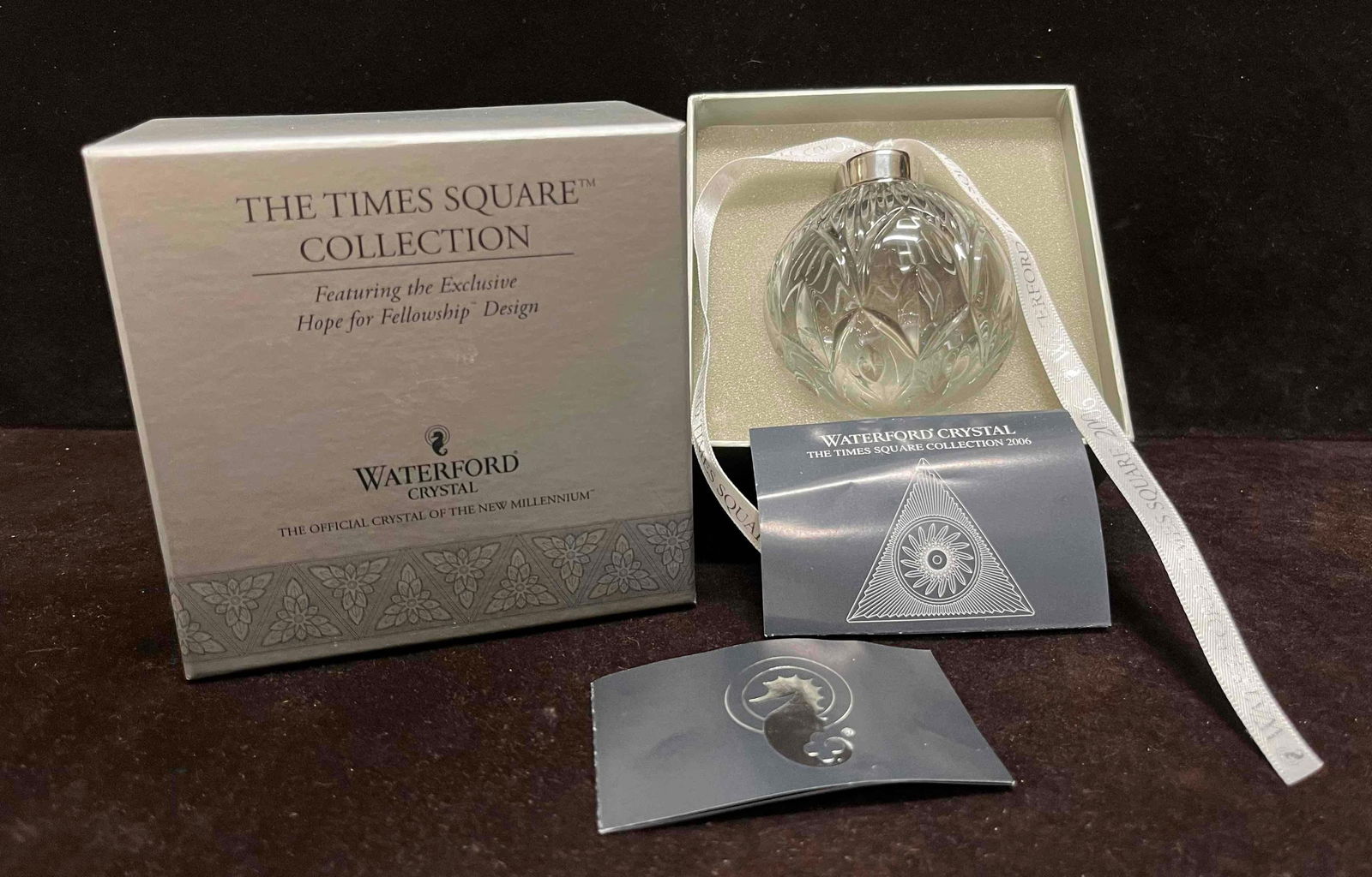 Waterford Crystal Times Square Collection Ornament 2006 The Exclusive Hope For Fellowship Design: This lot contains a Waterford Crystal The Times Square Collection Ornament 2006 Featuring The Exclusive Hope For Fellowship Design. Overall the Waterford Crystal is in excellent pre owned condition