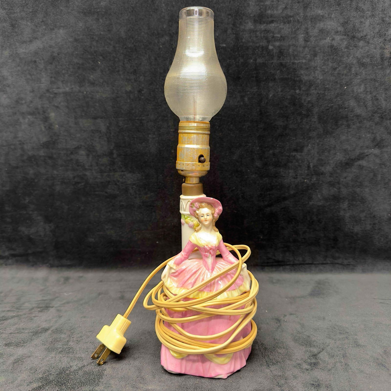 Germany Porcelain Hand Painted Southern Belle Lady Figurine Boudoir Desk Table Lamp (1 of 11)