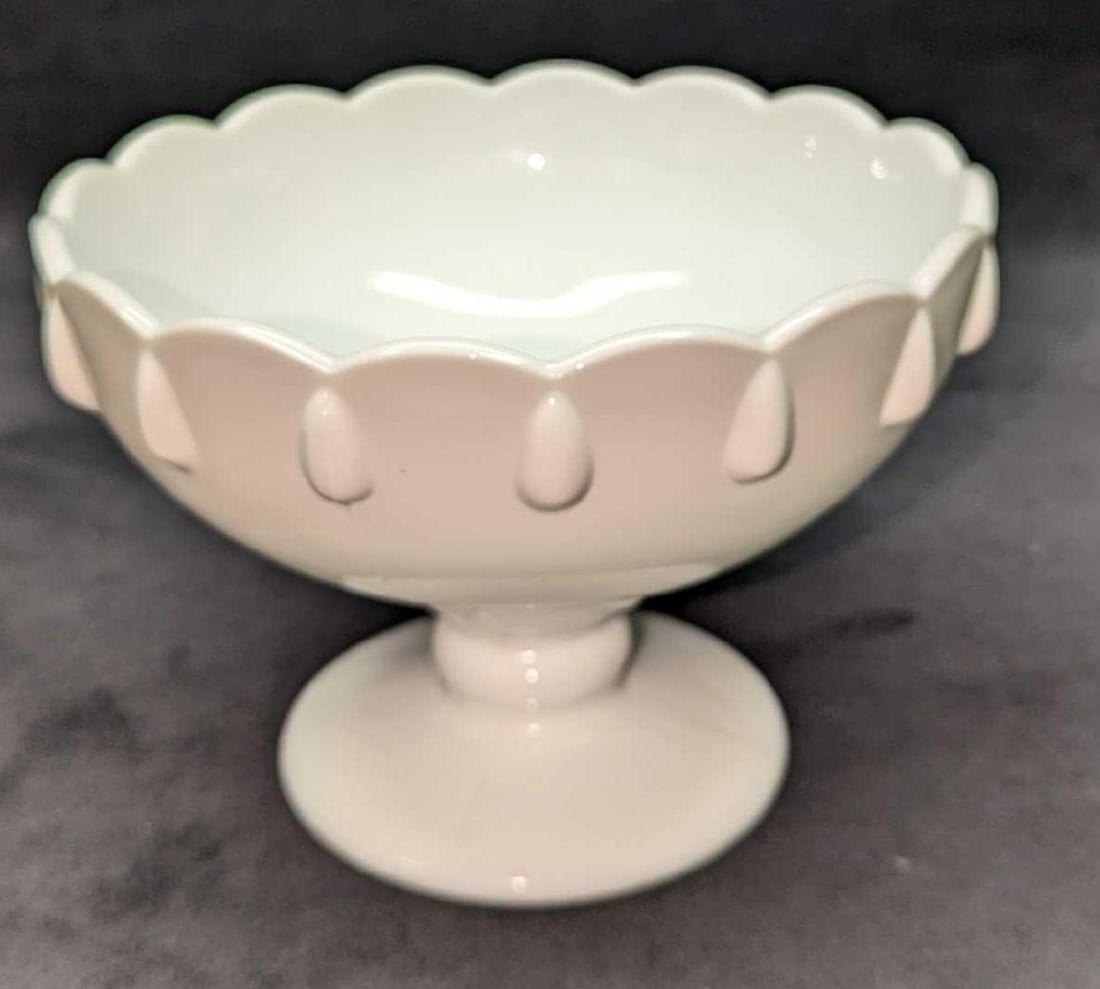 Vintage Milk Glass Teardrop Pattern Footed Bowl (1 of 5)
