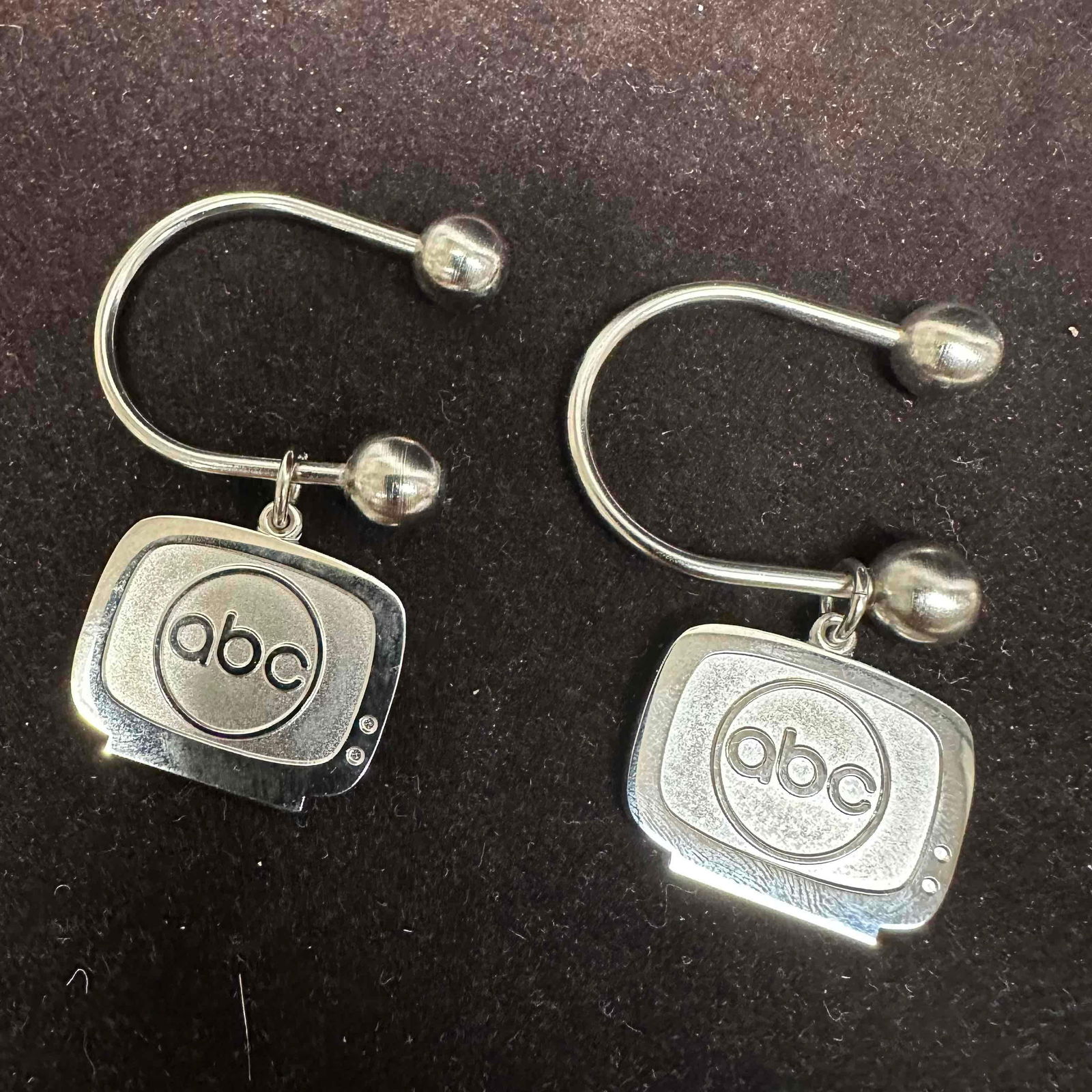 Disney ABC Sterling Silver Key Chain Set abc Souvenir: These items are in good pre-owned, previously used/displayed condition with noticeable light wear, and surface scratches. Please reference all photos for full details. These pieces of jewelry have bee