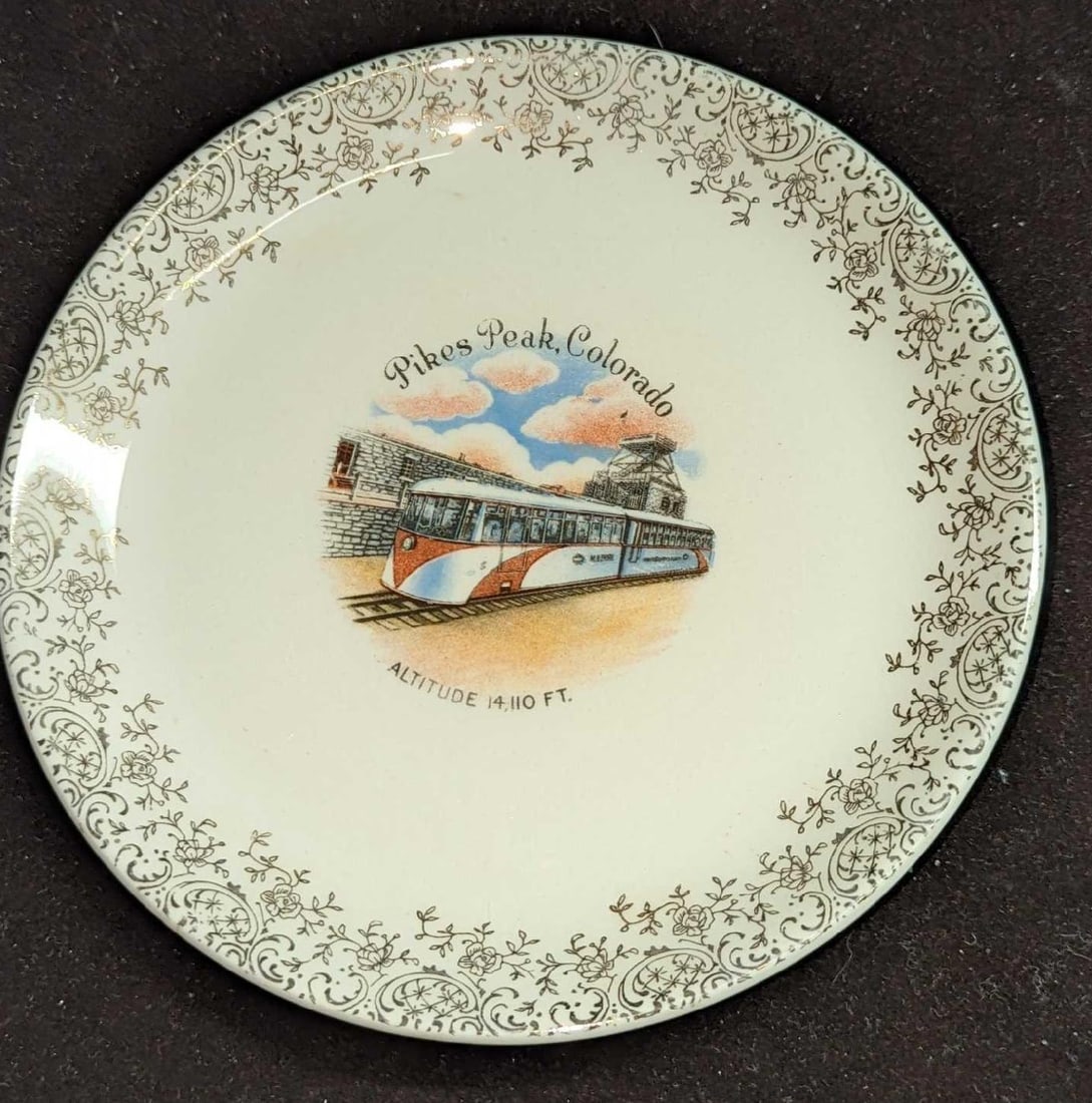 Vintage Pikes Peak Colorado Souvenir Plate 22K Gold (1 of 5)