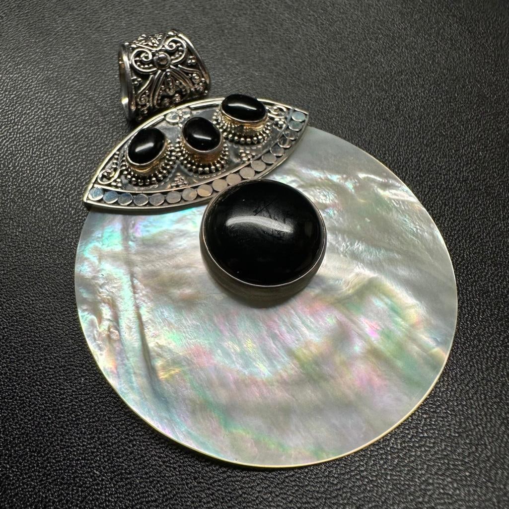 Sterling Silver Pearloid Disk Pendant (1 of 2)