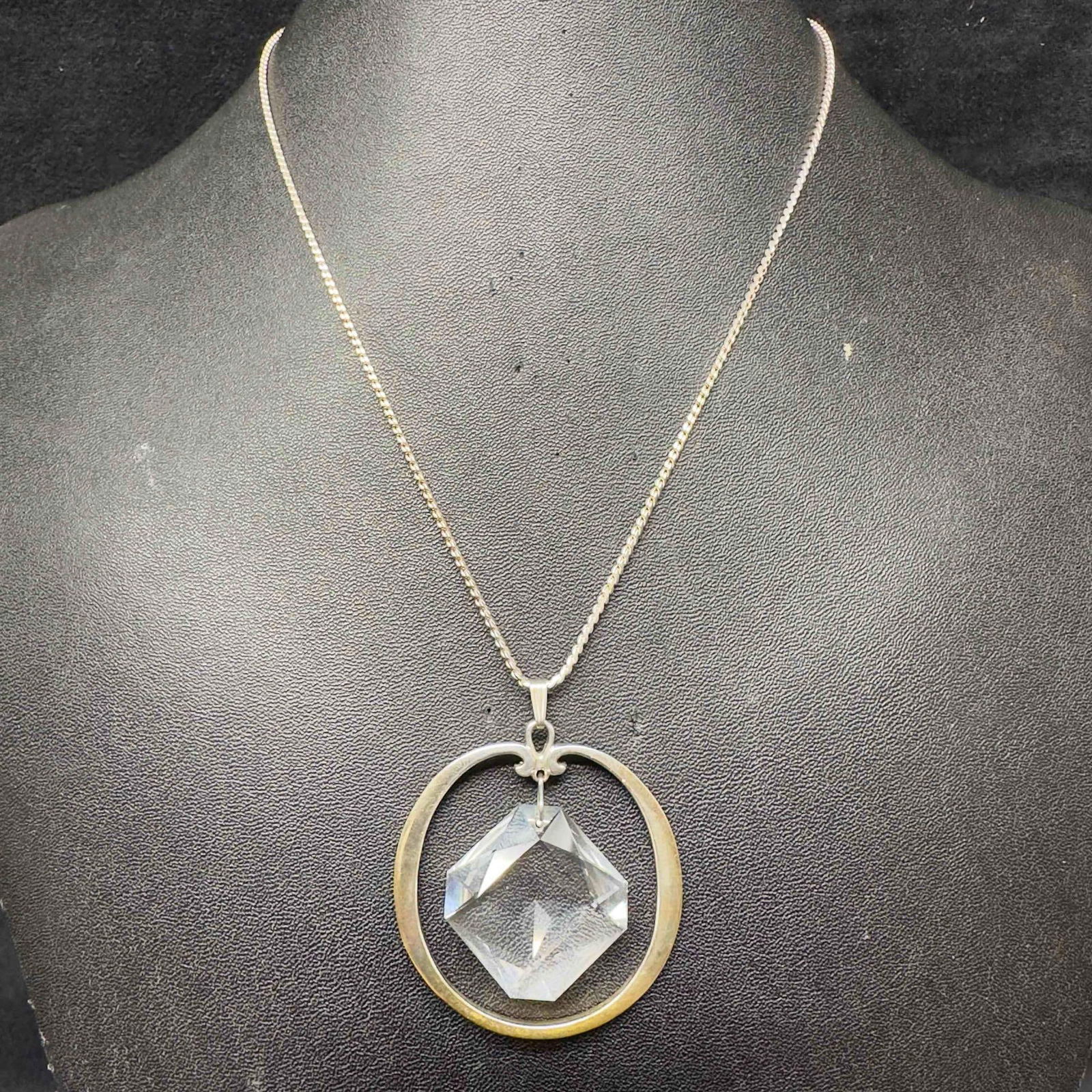 Sterling Silver Faceted Glass Bead Pendant Necklace Y25: This item is in good pre-owned, previously used/displayed condition with noticeable light wear, and surface scratches. Please reference all photos for full details. This piece of jewelry has been test